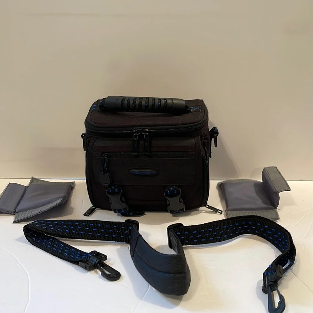 NWOT Samsonite Camera Case w/Shoulder Strap & Carrying Handle